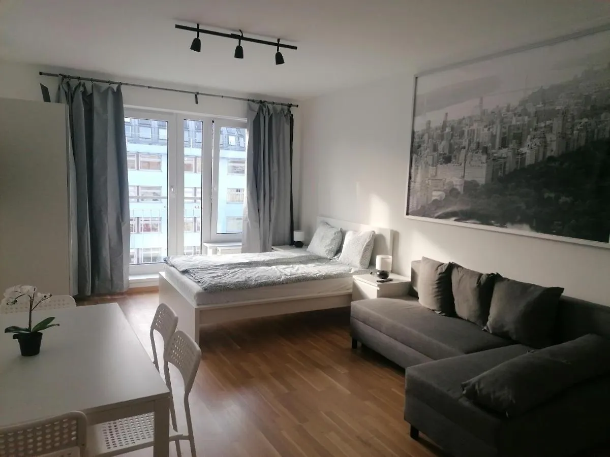 Brand New Studio Apartment #71 With Free Secure Parking In The Center Praga