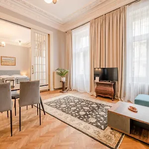 Palace Petrarca Apartament